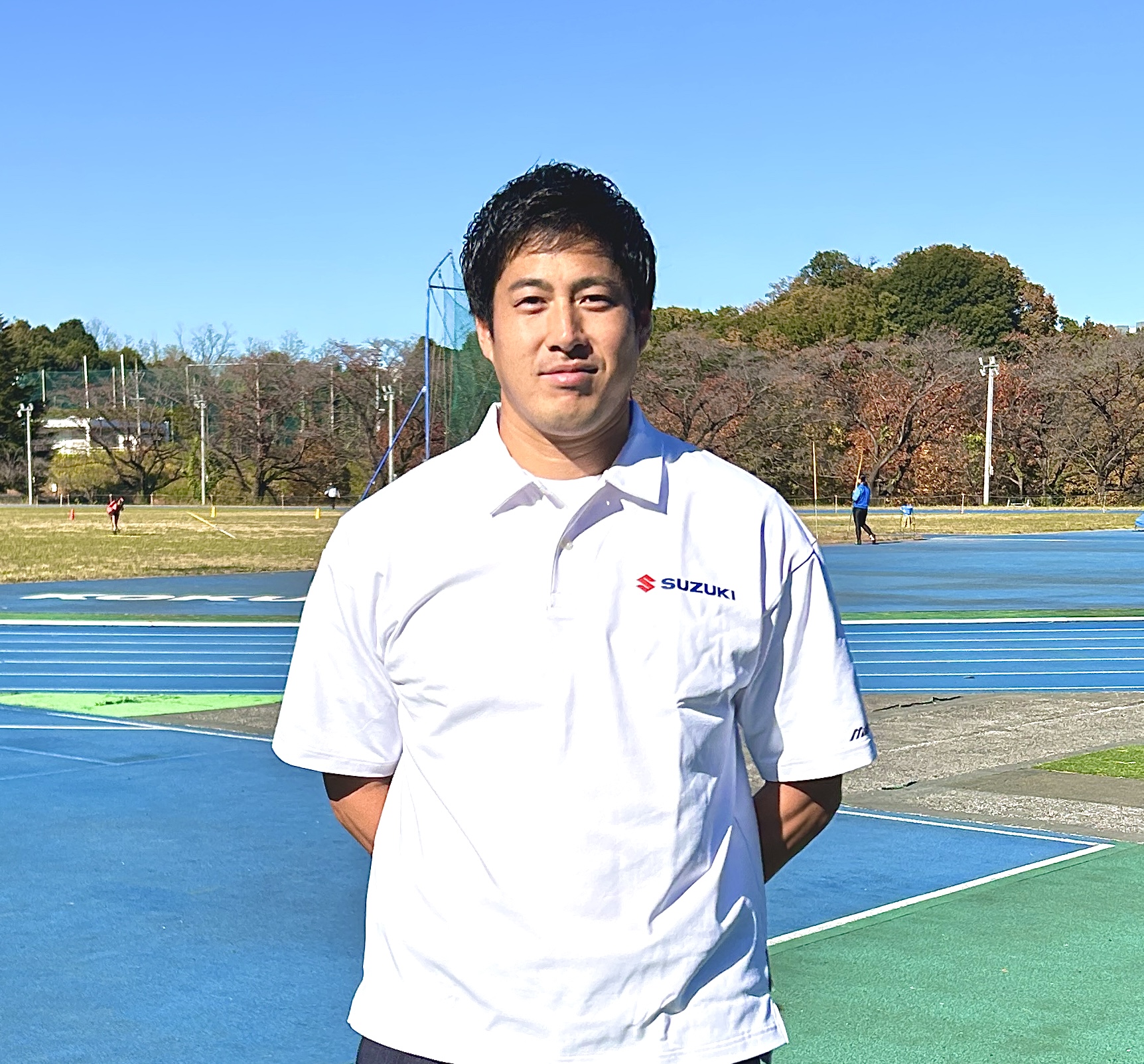 選手写真：新井 涼平